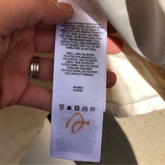 Mountain Hardwear Down Coat - Picture 6 of 8